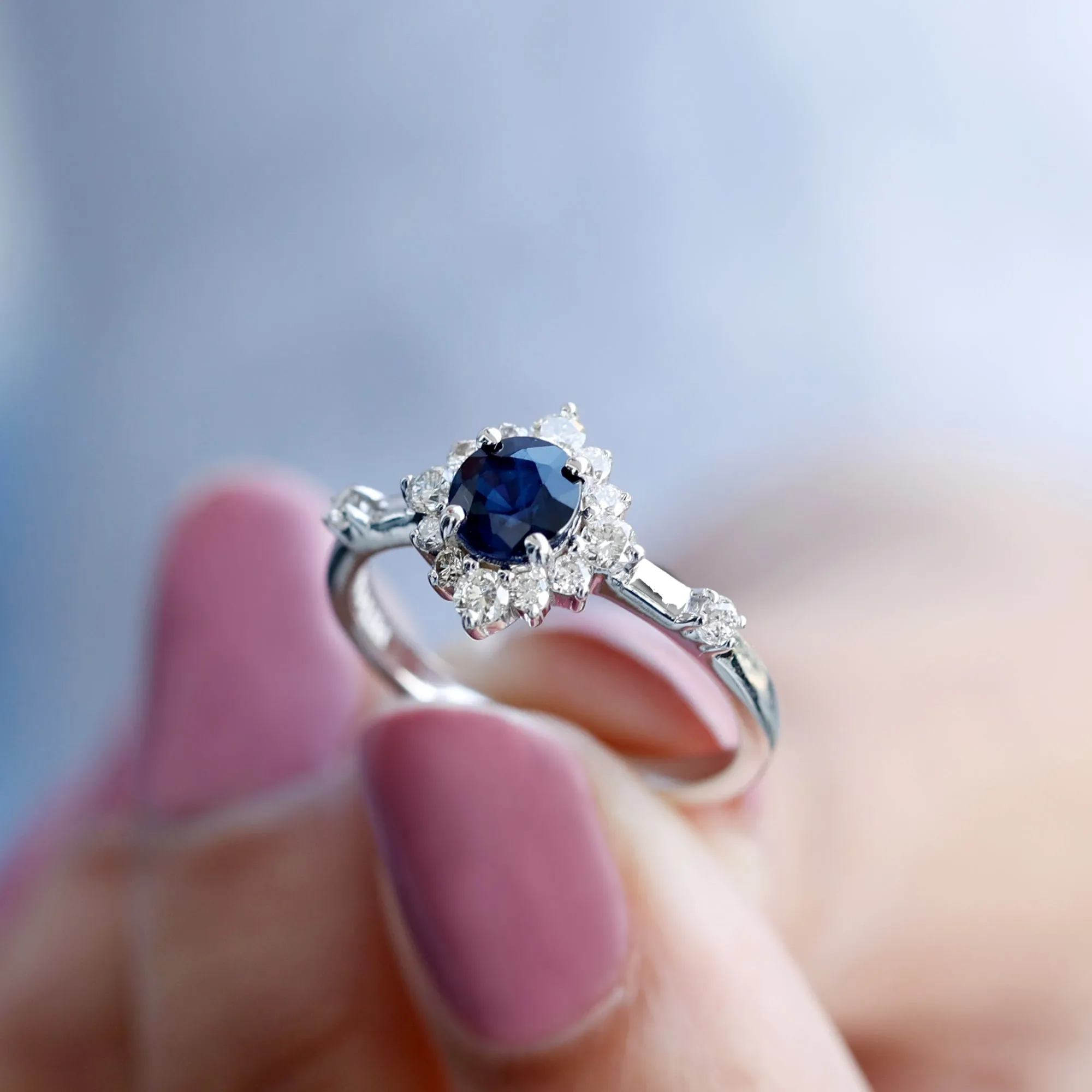 1 CT Blue Sapphire Classic Halo Engagement Ring with Diamond