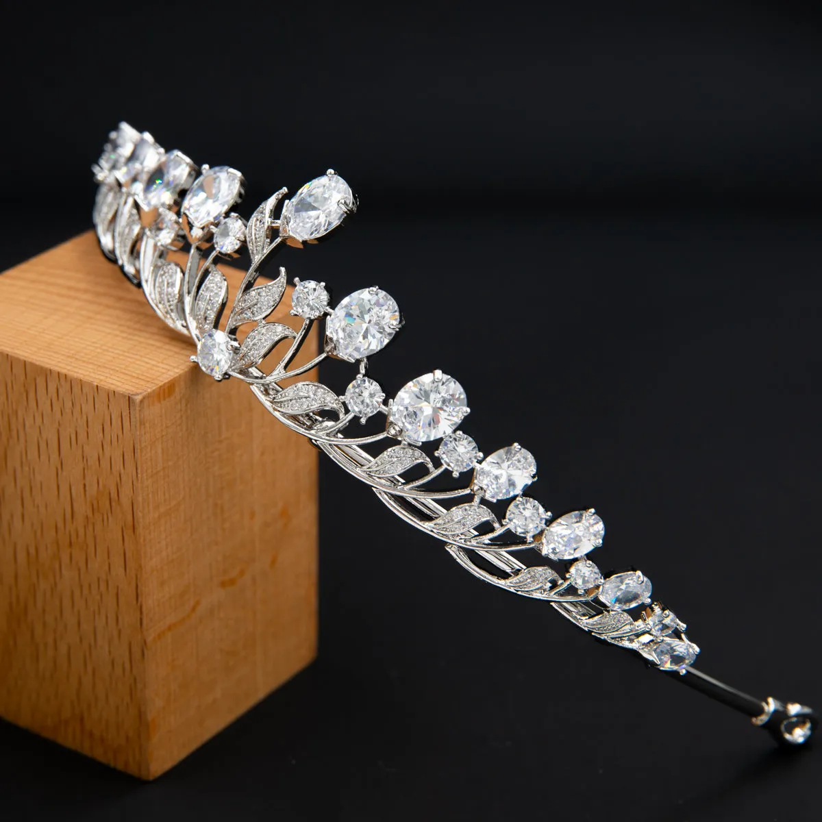 Cubic Zirconia Small Size Leaves Wedding Tiaras Crown for Little Flower Girl HG7054S