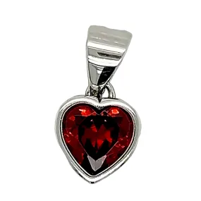 D1962 Red Heart Pendant