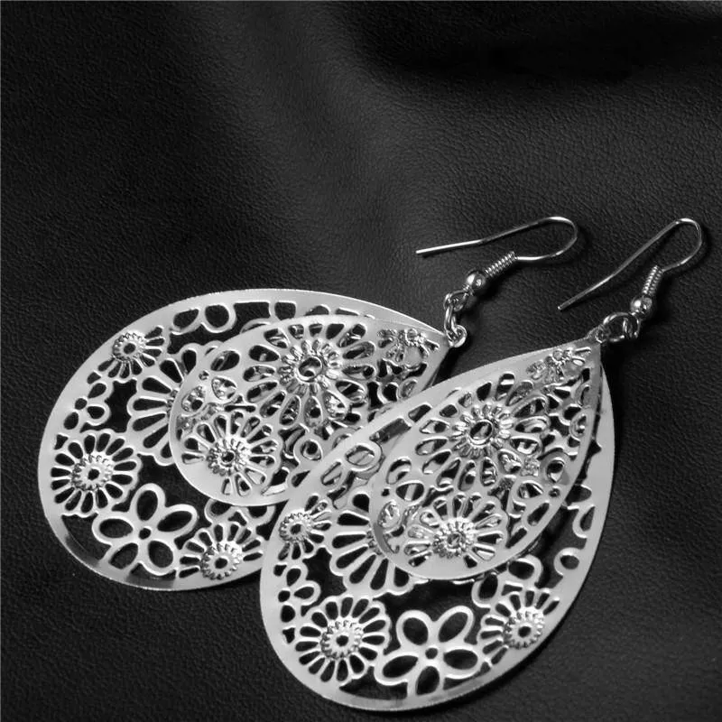 Dangling Floral Drop Earrings in Gold or Silver for Woman