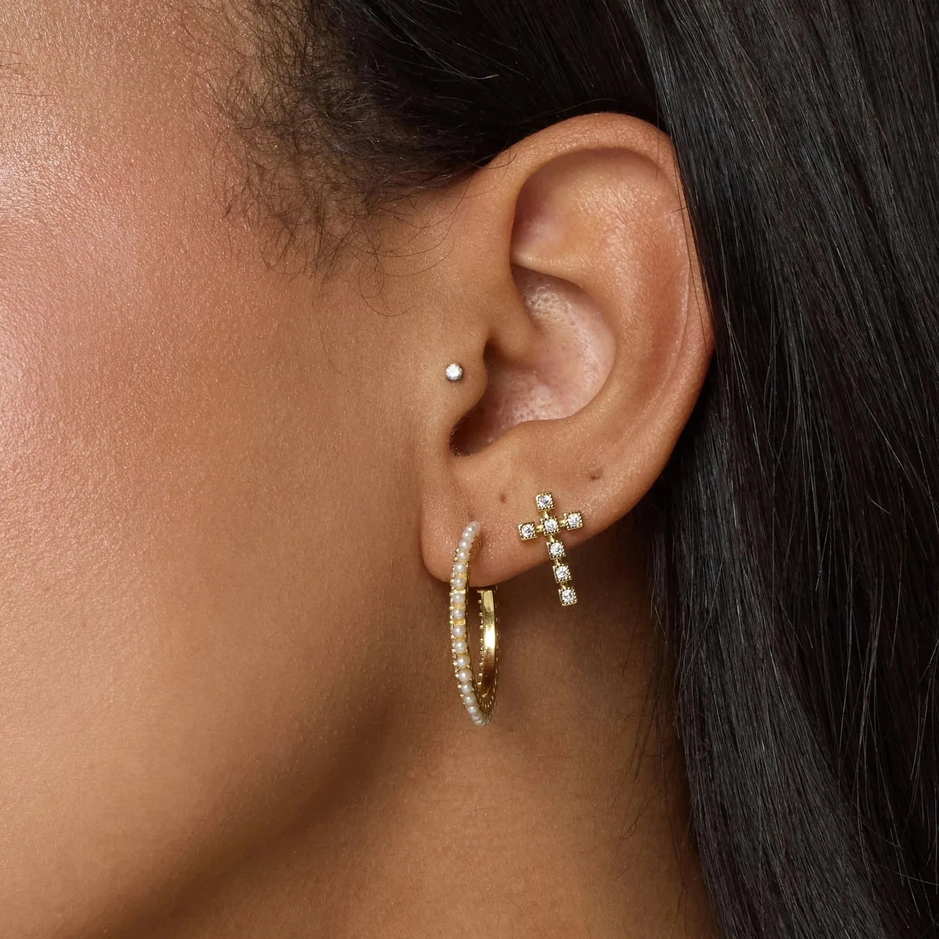 Easton Stud Earrings in Gold