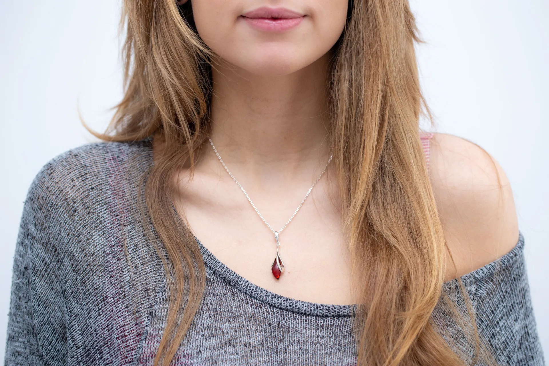 Elegant Subtle Cherry Amber Droplet Pendant – Perfect Everyday Sterling Silver Necklace