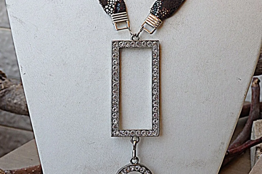 Geometric leather necklace