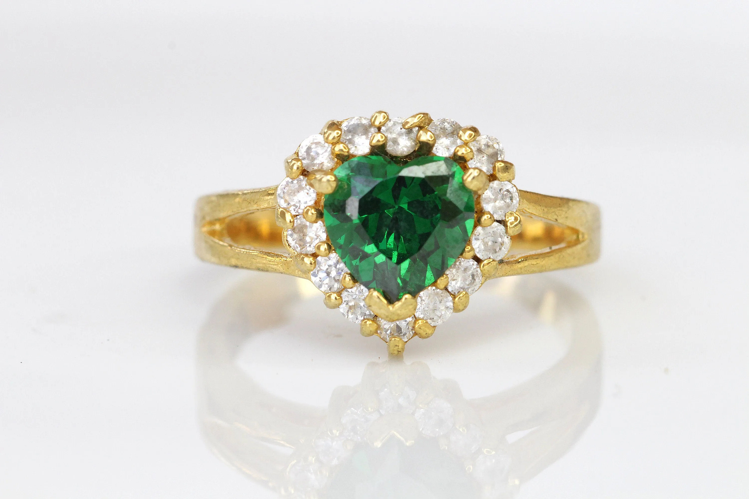 GREEN HEART Ring