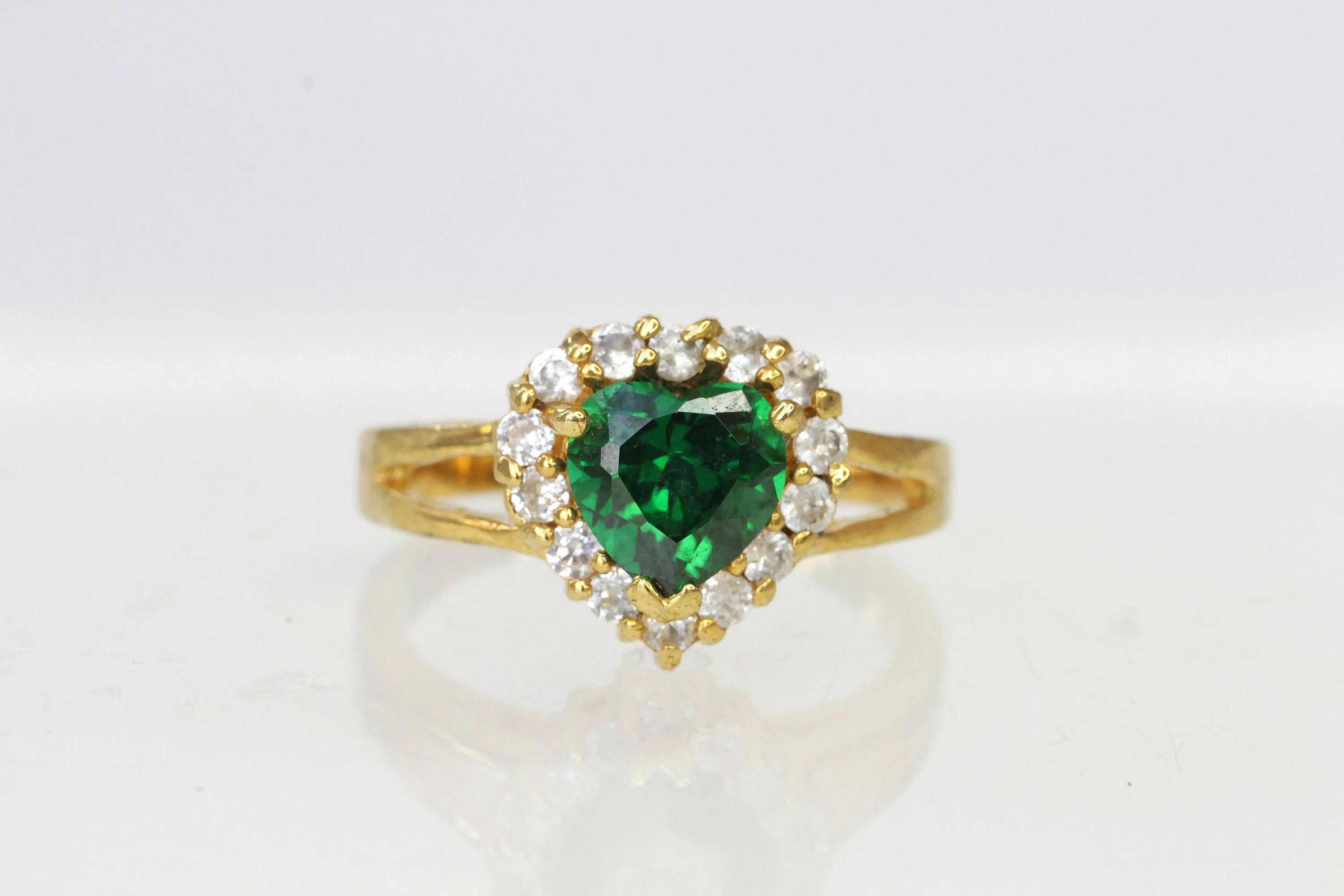 GREEN HEART Ring