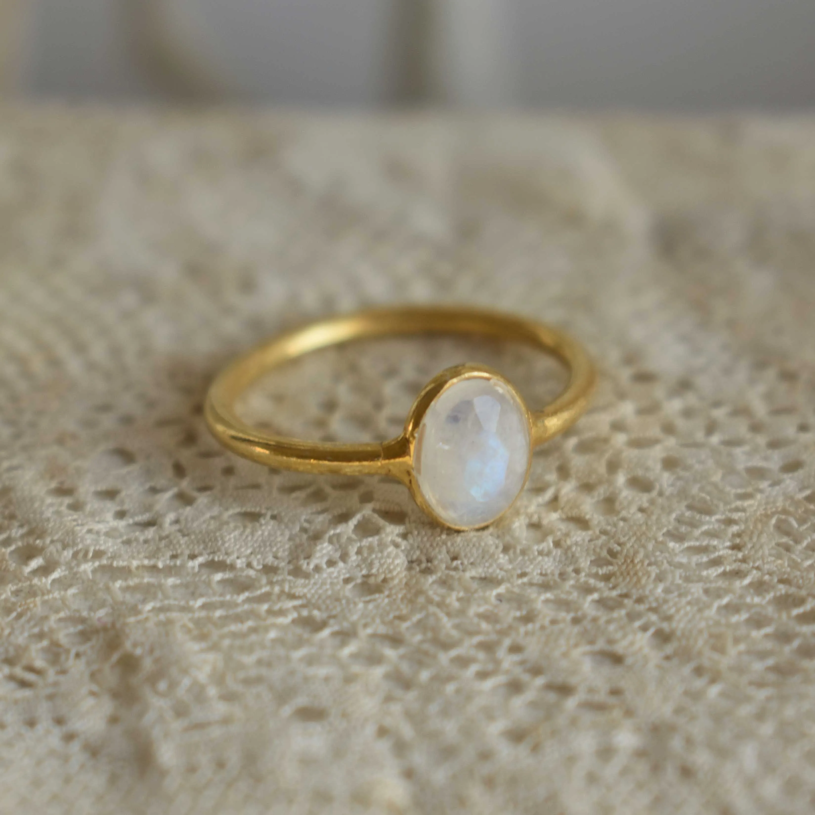 Moonstone | 'Laia'  Oval ring | 24k Gold-plated