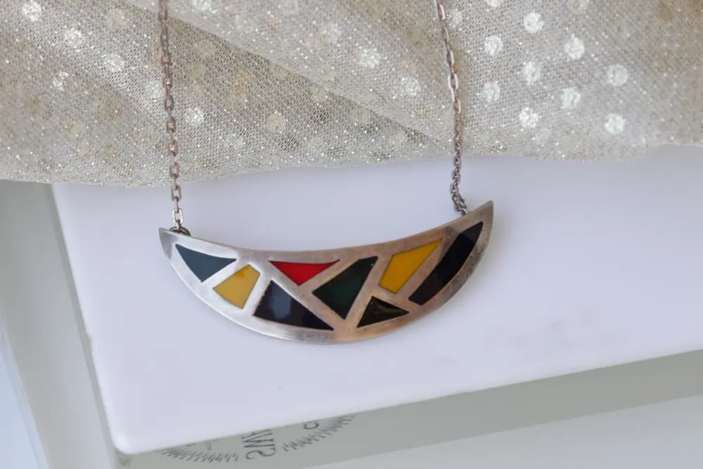 MULTI COLOR PENDANT