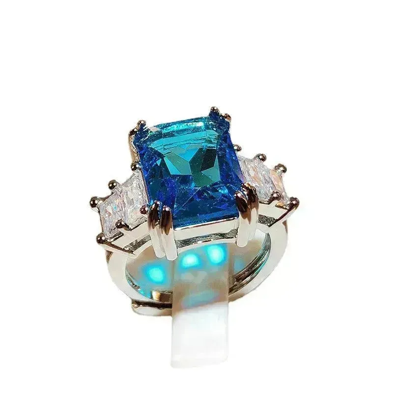 Overturn Stone Inlay Powder Rhinestone Ring