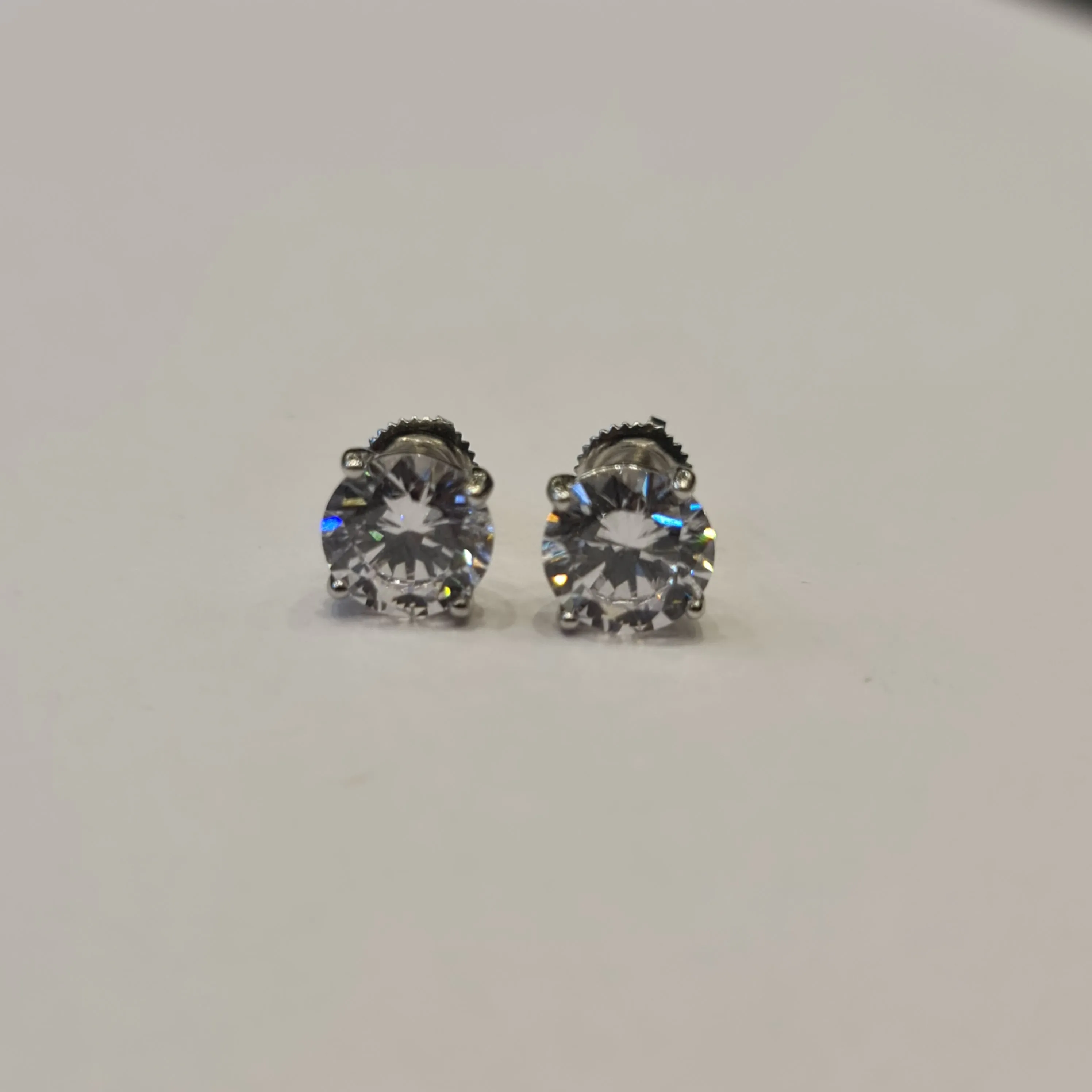 "Sparkle in Style: 92.5 Silver Detachable Stud Earrings Adorned with American Diamonds"