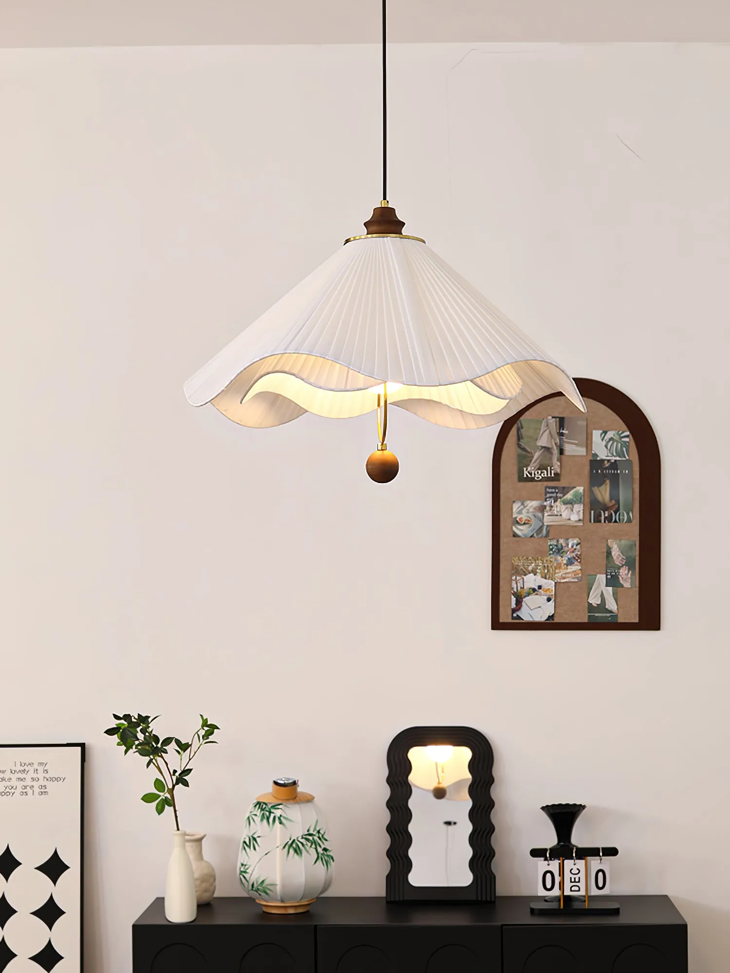 Scallop Edge Pendant Light