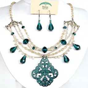 Starlet: 18.5" Pearl and Crystal Chandelier Necklace Set