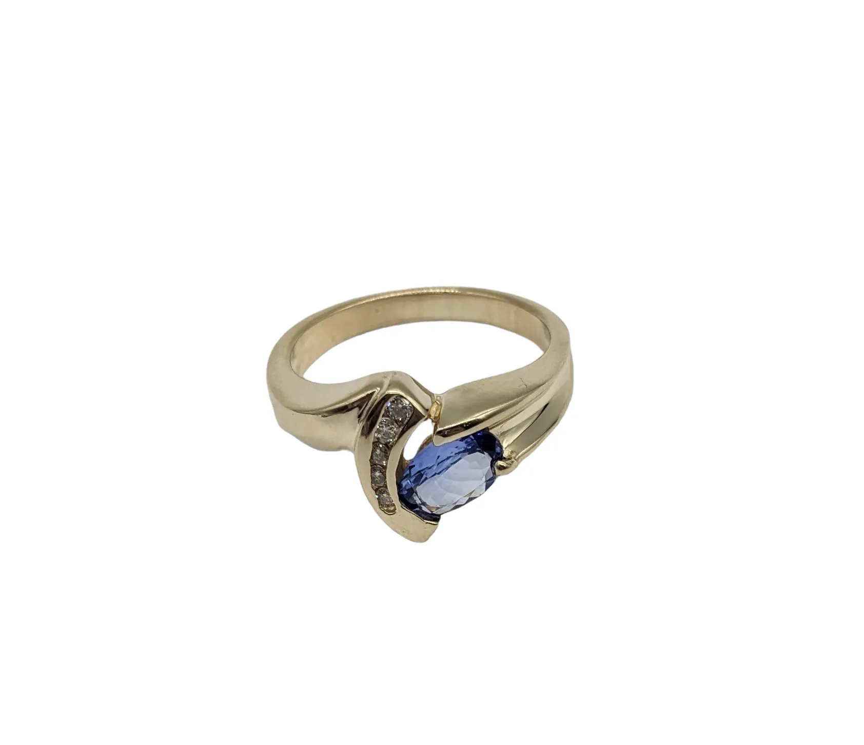 Tanzanite and Diamond Ring