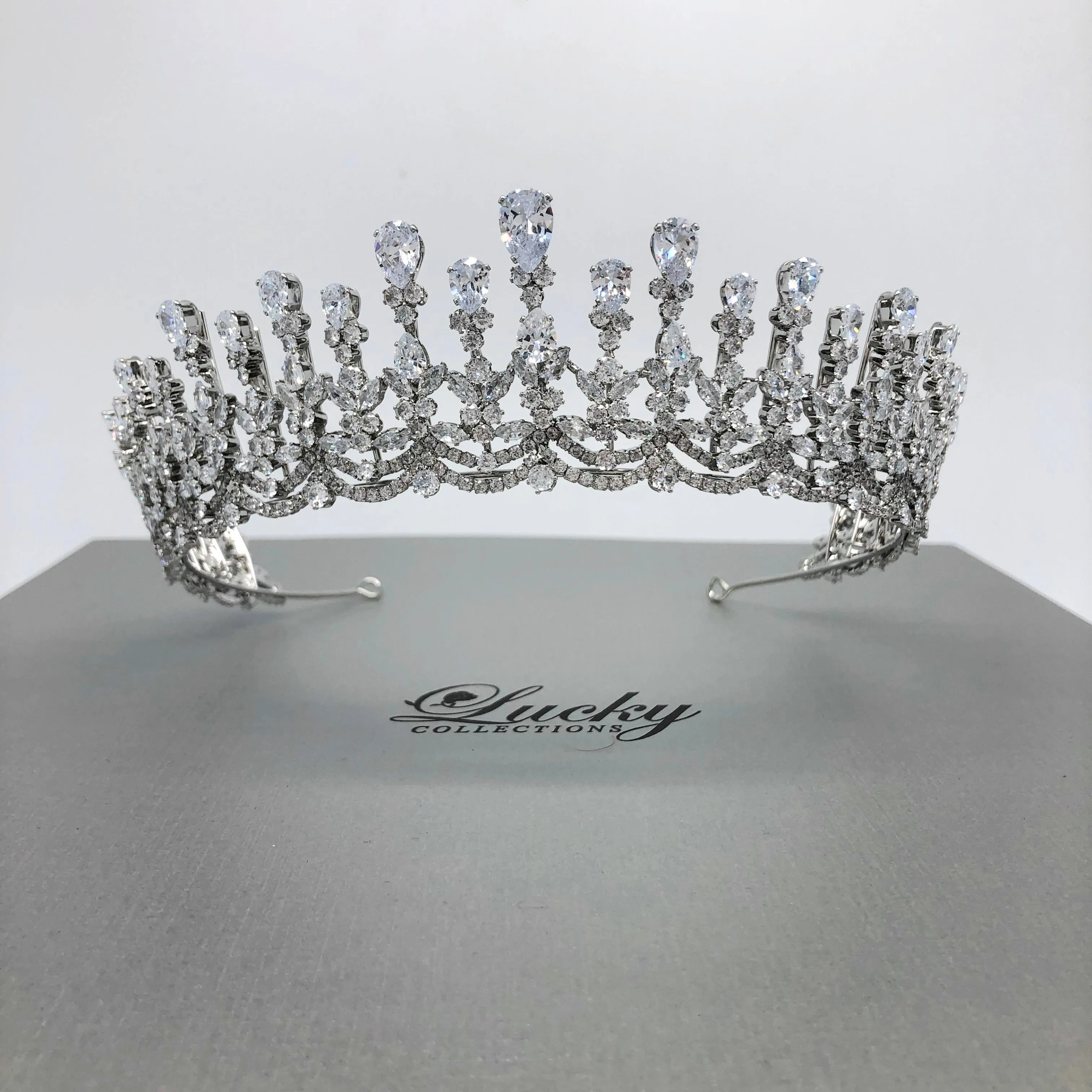 Tiara, Tsarina Look, Diamond Shine Queen's Crown, Timeless Classic