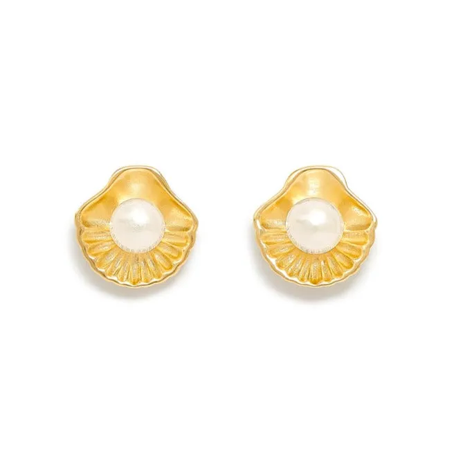 Vita gold seashell stud earrings with cultured freshwater pearls